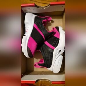 Nike Toddler Black & Hot Pink Slip-On Athletic Sneakers